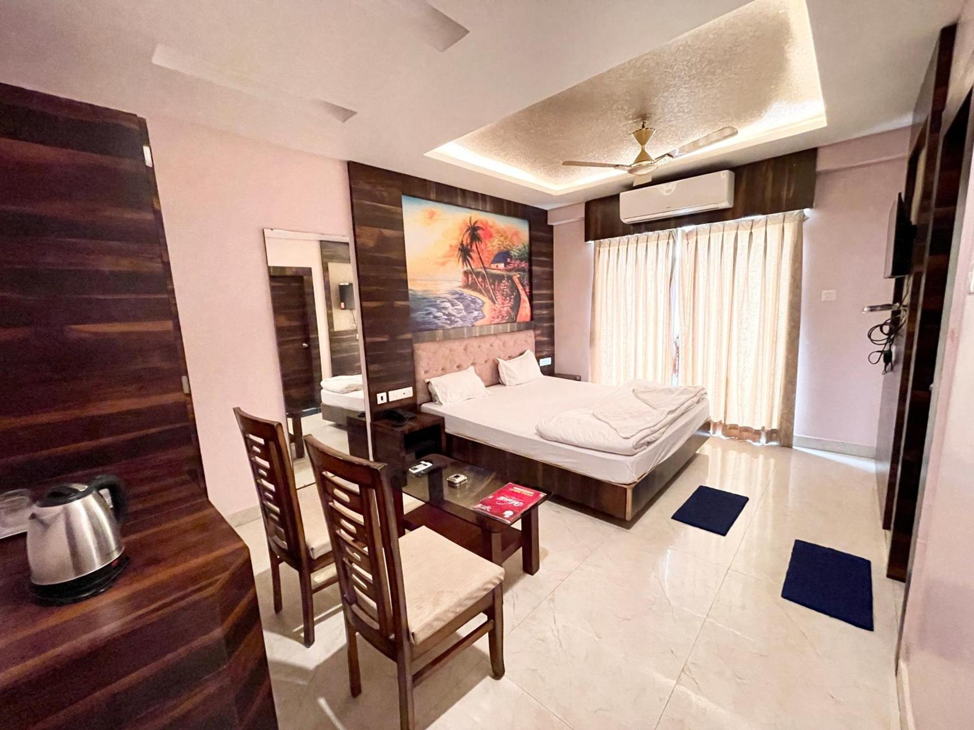 Shree Ganesh Hotel Puri Exterior photo