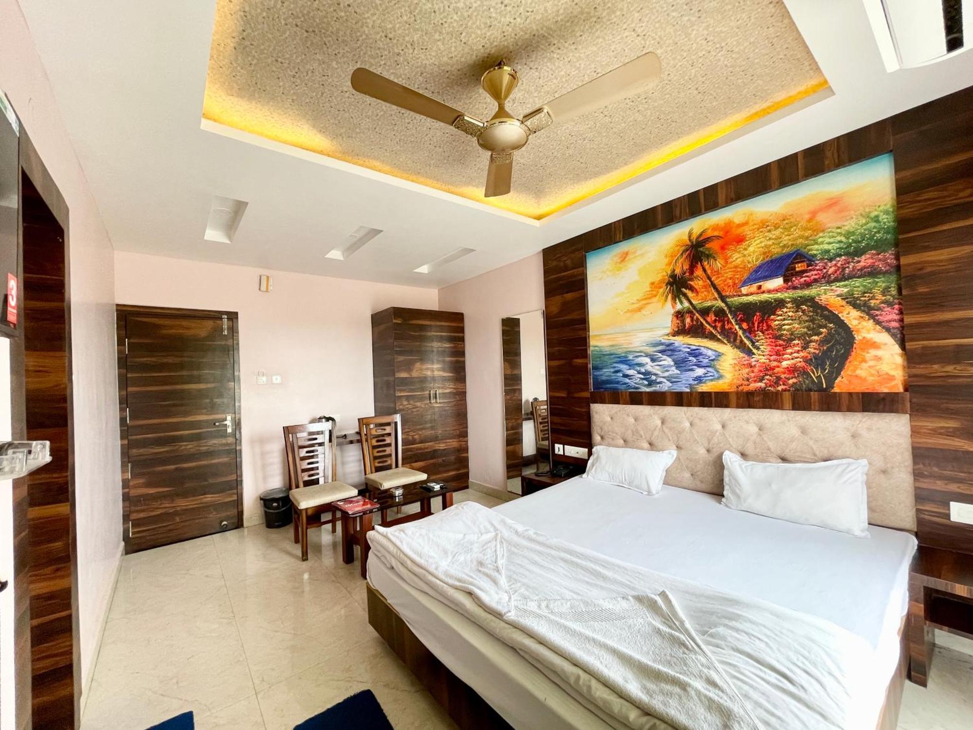 Shree Ganesh Hotel Puri Exterior photo
